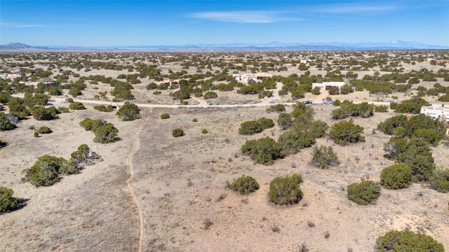 15 Chapala, Santa Fe, NM 87508