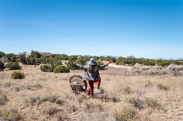 15 Chapala, Santa Fe, NM 87508