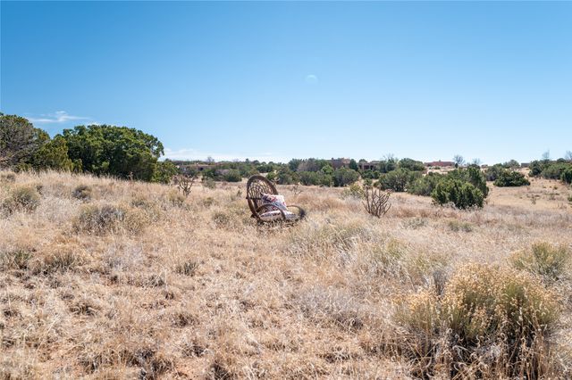 15 Chapala, Santa Fe, NM 87508