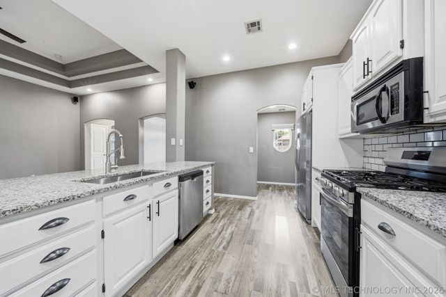 5102 Bahama Avenue, Sand Springs, OK 74063