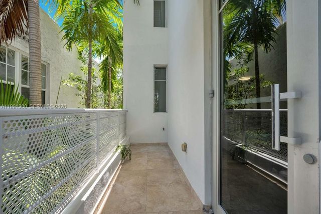1532 Drexel Ave 202, Miami Beach, FL 33139