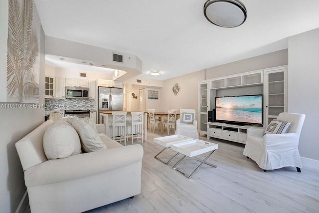 1532 Drexel Ave 202, Miami Beach, FL 33139