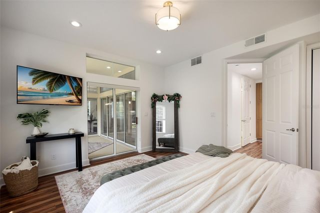 7906 ST SIMONS STREET 7906, University Park, FL 34201