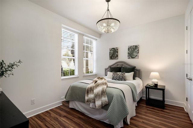 7906 ST SIMONS STREET 7906, University Park, FL 34201