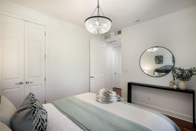 7906 ST SIMONS STREET 7906, University Park, FL 34201