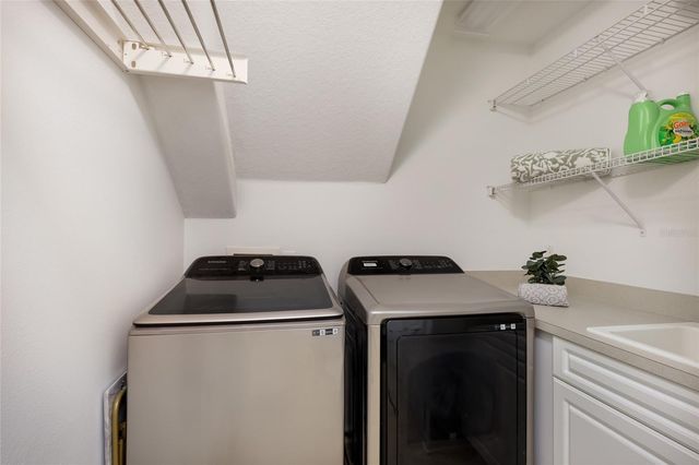 7906 ST SIMONS STREET 7906, University Park, FL 34201