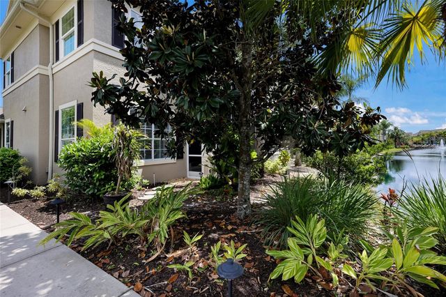 7906 ST SIMONS STREET 7906, University Park, FL 34201