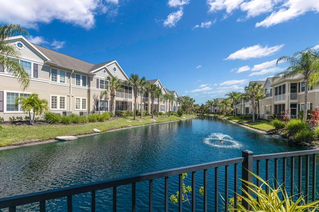 7906 ST SIMONS STREET 7906, University Park, FL 34201