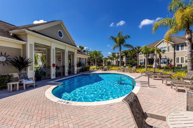 7906 ST SIMONS STREET 7906, University Park, FL 34201