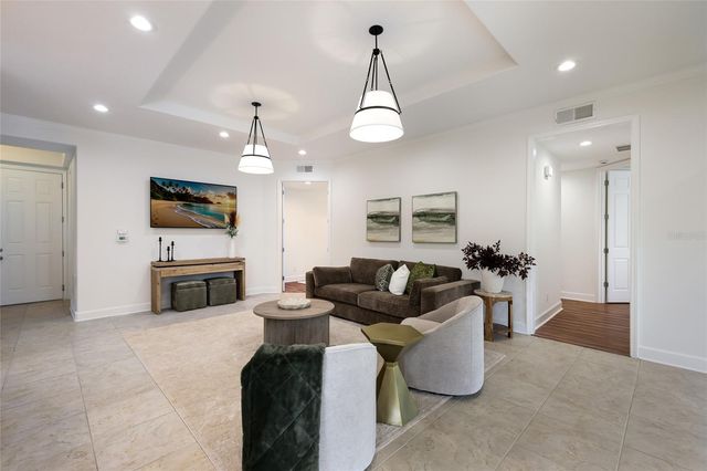 7906 ST SIMONS STREET 7906, University Park, FL 34201