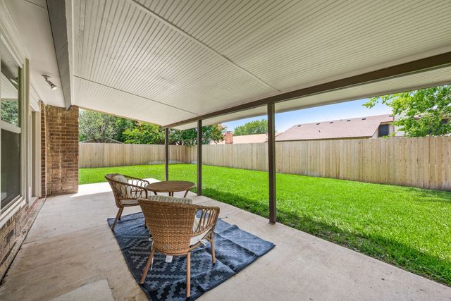 7529 Evergreen Drive, Watauga, TX 76148