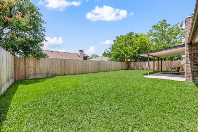 7529 Evergreen Drive, Watauga, TX 76148