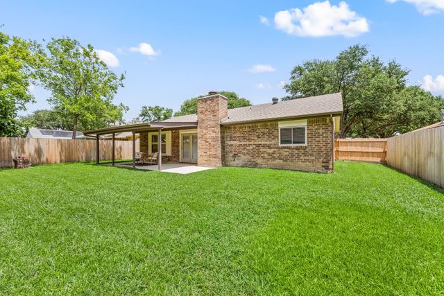 7529 Evergreen Drive, Watauga, TX 76148