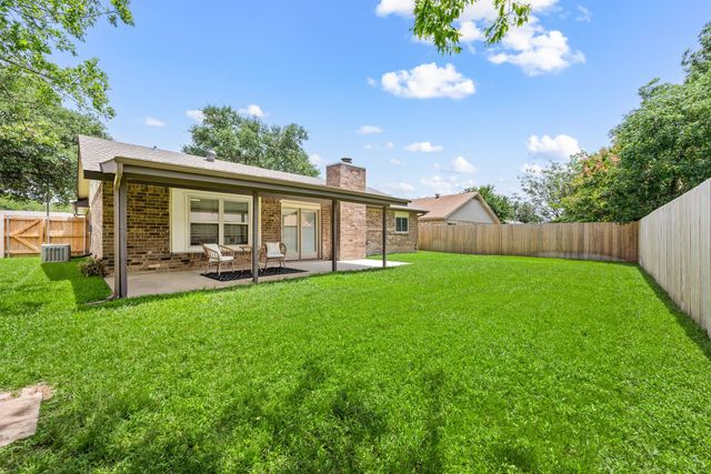 7529 Evergreen Drive, Watauga, TX 76148