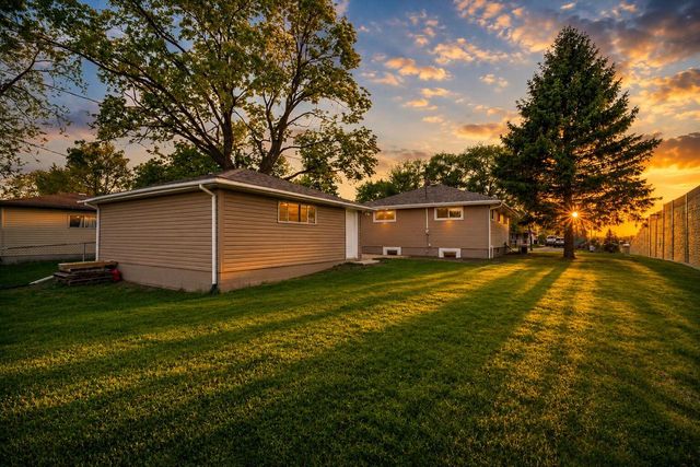 4550 S 47th STREET, Greenfield, WI 53220