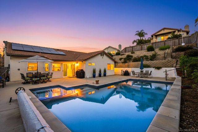 1693 Honeysuckle Ct, Encinitas, CA 92024