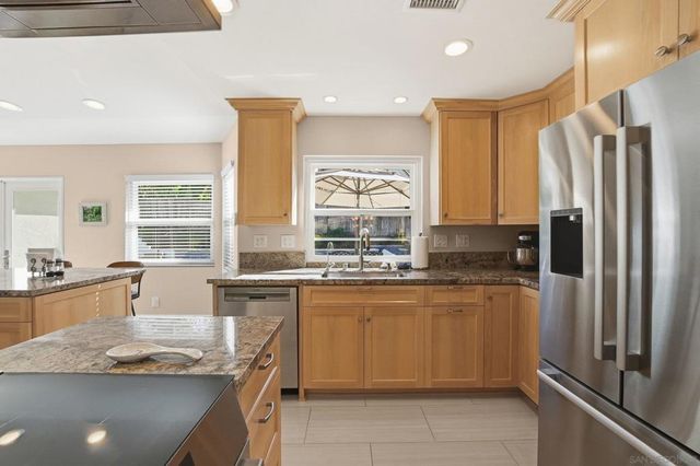 1693 Honeysuckle Ct, Encinitas, CA 92024