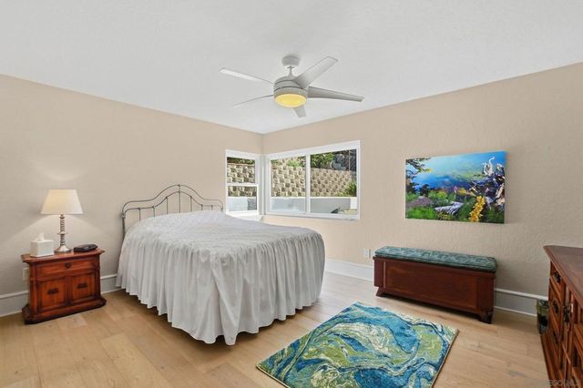 1693 Honeysuckle Ct, Encinitas, CA 92024