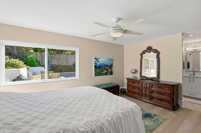 1693 Honeysuckle Ct, Encinitas, CA 92024