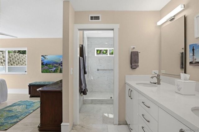 1693 Honeysuckle Ct, Encinitas, CA 92024