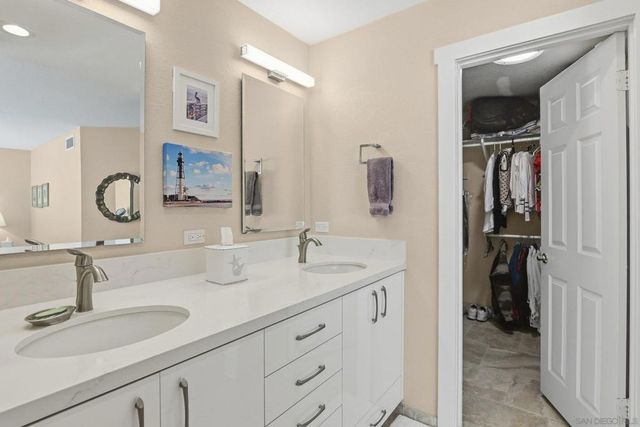 1693 Honeysuckle Ct, Encinitas, CA 92024