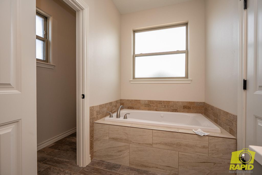 Image 12 of property listing at 9698 Jaguar Trail, San Angelo, TX 76901