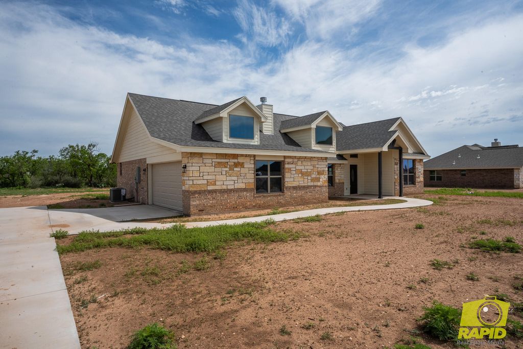 Image 2 of property listing at 9698 Jaguar Trail, San Angelo, TX 76901