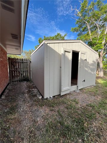 6002 Killarmet Dr, Corpus Christi, TX 78413