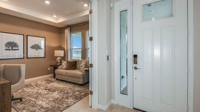 597 SE Ranch Oak Circle, Port St. Lucie, FL 34984