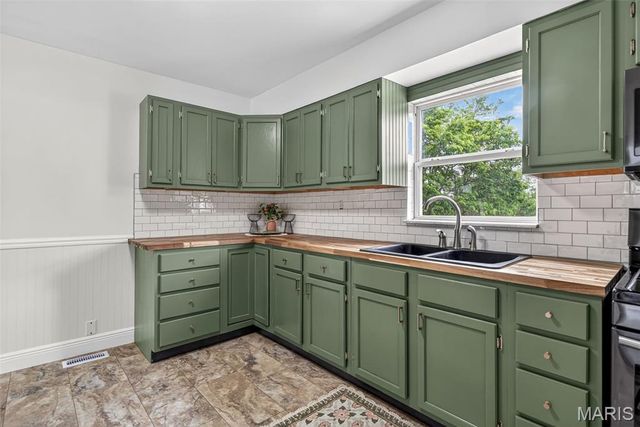306 Moulton Street, De Soto, MO 63020