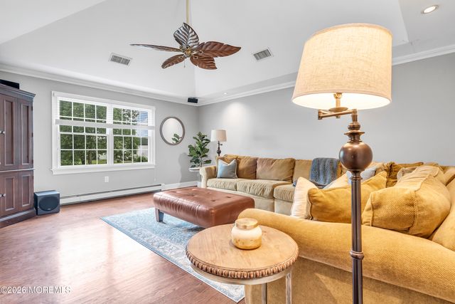 14 Winhar Place, Oceanport, NJ 07757