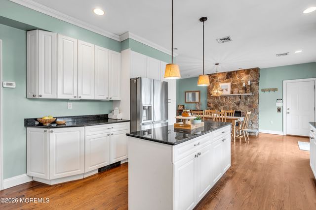 14 Winhar Place, Oceanport, NJ 07757