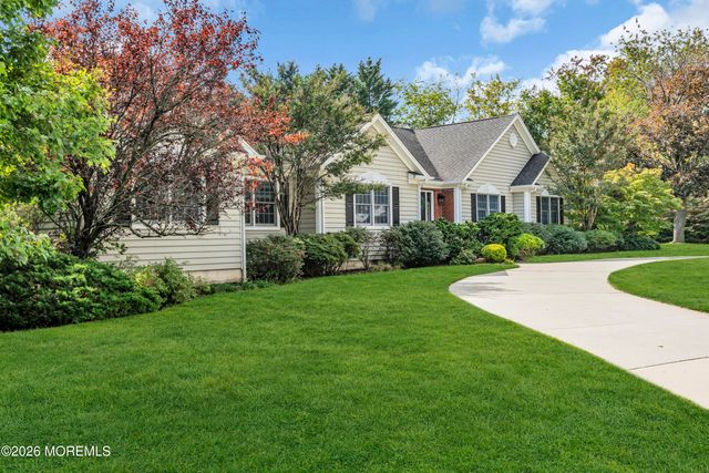 14 Winhar Place, Oceanport, NJ 07757