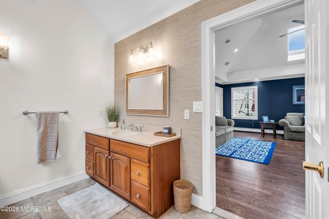14 Winhar Place, Oceanport, NJ 07757