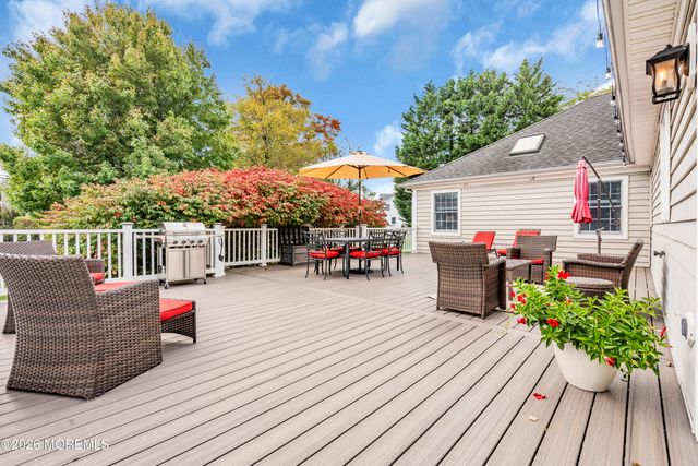 14 Winhar Place, Oceanport, NJ 07757