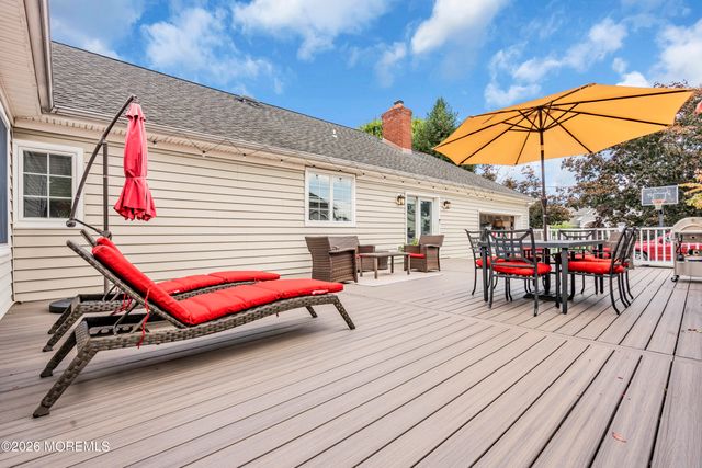 14 Winhar Place, Oceanport, NJ 07757