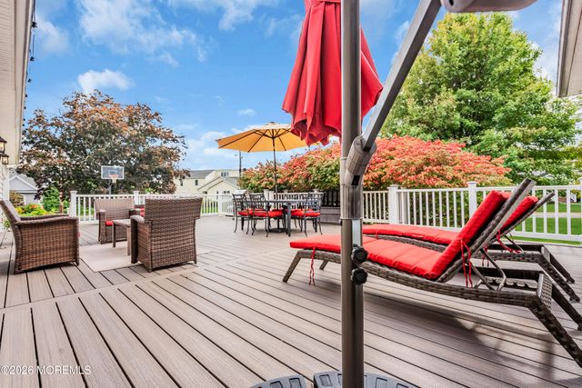 14 Winhar Place, Oceanport, NJ 07757