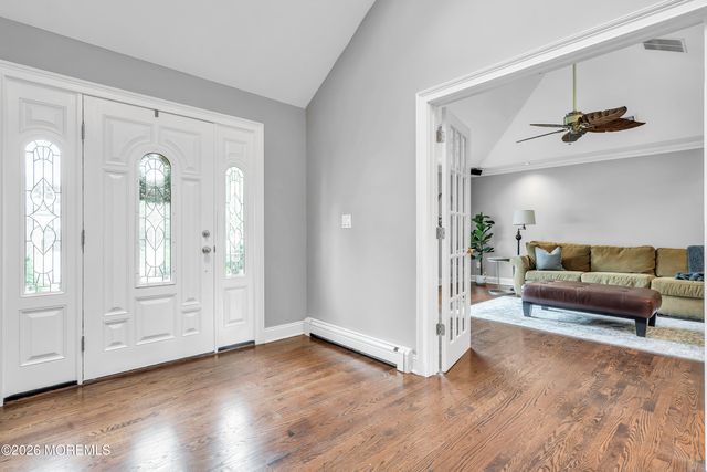 14 Winhar Place, Oceanport, NJ 07757