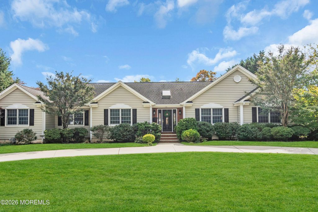 14 Winhar Place, Oceanport, NJ 07757