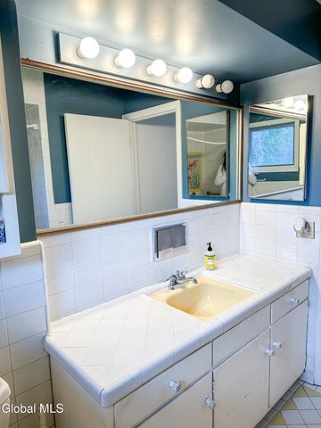 148 S Allen Street, Albany, NY 12208