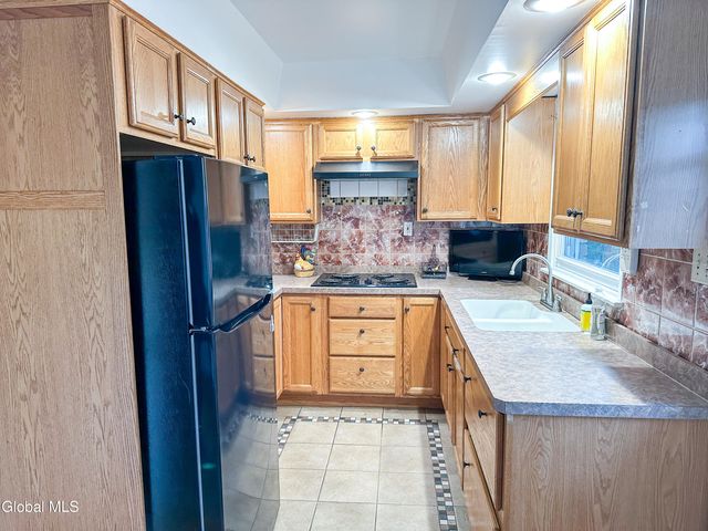 148 S Allen Street, Albany, NY 12208