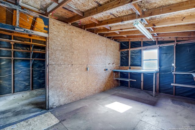 582 ORBIT DR, Canyon Lake, TX 78133