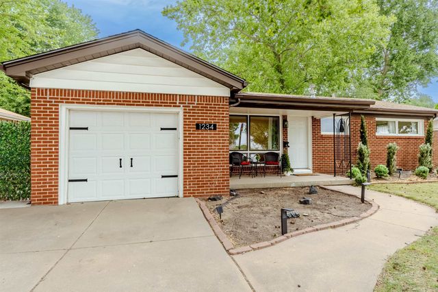 1234 N Buckner St, Derby, KS 67037