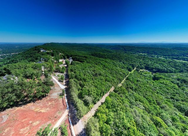 8100 Balata Drive, Ooltewah, TN 37363