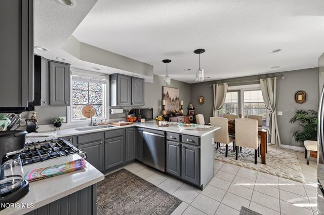 26442 E Wexford Drive, Perrysburg, OH 43551