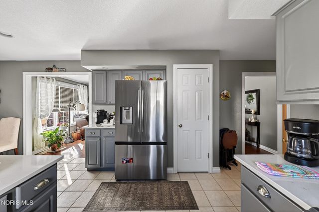 26442 E Wexford Drive, Perrysburg, OH 43551