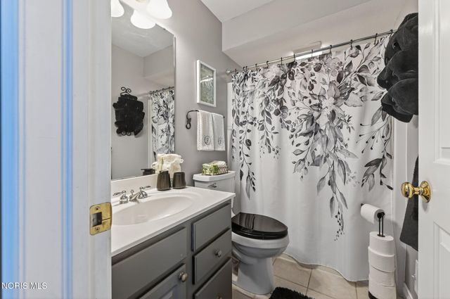 26442 E Wexford Drive, Perrysburg, OH 43551