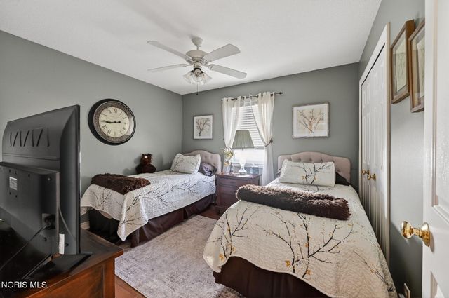 26442 E Wexford Drive, Perrysburg, OH 43551