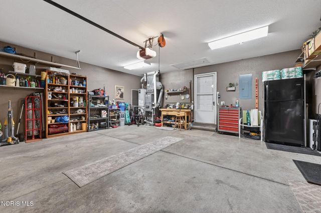 26442 E Wexford Drive, Perrysburg, OH 43551