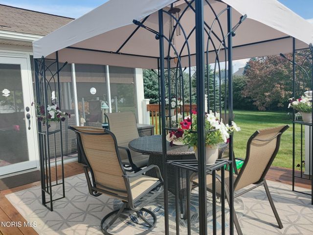 26442 E Wexford Drive, Perrysburg, OH 43551